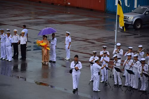 Tau ho ve Ly Thai To cap cang Thai Lan tham du AMNEX-2017-Hinh-2