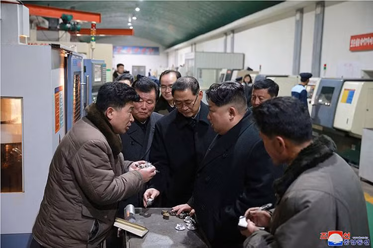 Chuyến thăm của ông Kim Jong-un như là thông điệp chứng minh khả năng “tự vệ” của Triều Tiên trước các lệnh trừng phạt của quốc tế.