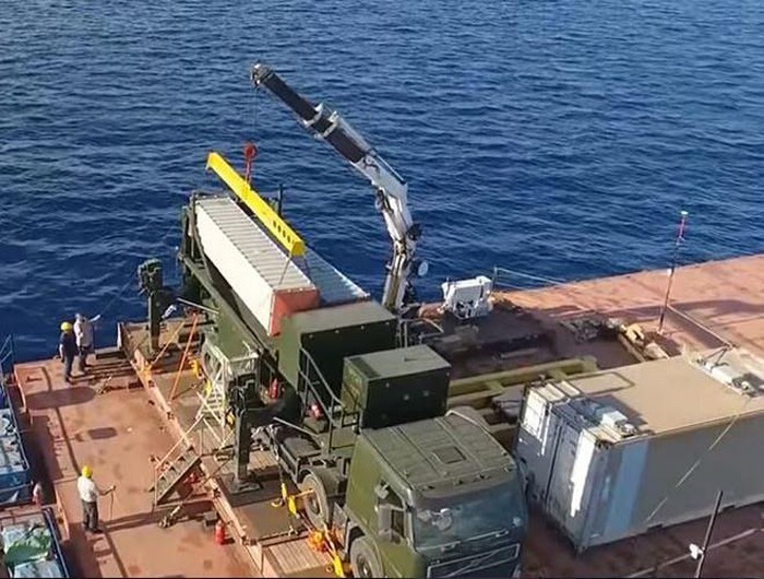 Lora (Long Range Attack) do Tập đoàn IAI nghiên cứu chế tạo, chính thức đi vào phục vụ từ năm 2007.