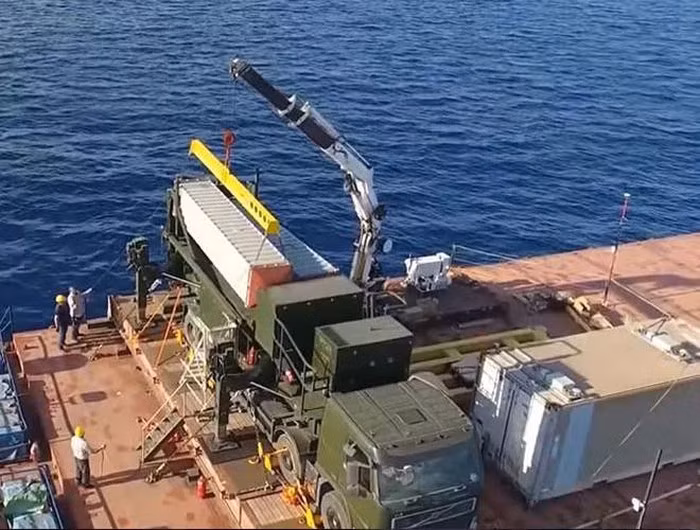 Lora (Long Range Attack) do Tập đoàn IAI nghiên cứu chế tạo, chính thức đi vào phục vụ từ năm 2007.