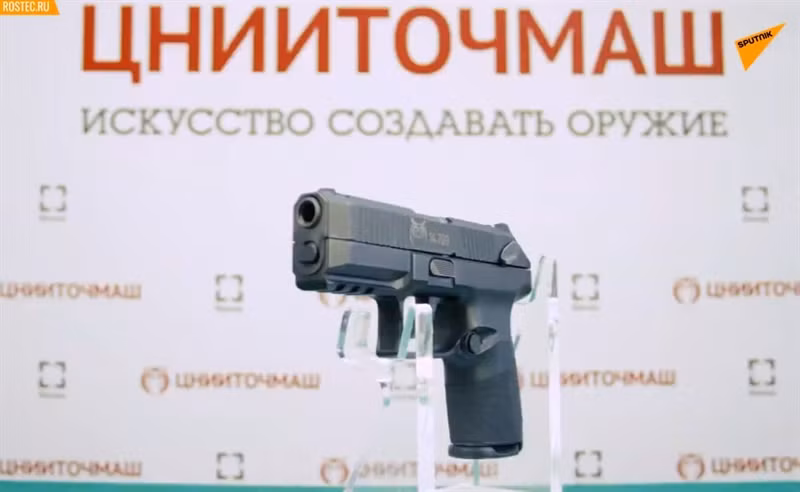 "Thiết kế module cho phép thay thế tay cầm mà không cần thay thế các bộ phận chính và sử dụng hộp chứa đạn có dung lượng khác nhau. Nó thuận tiện, đáng tin cậy và đơn giản khi sử dụng, điều này cực kỳ quan trọng đối với nhân viên của các cơ quan phản ứng nhanh", Rostec cho biết.