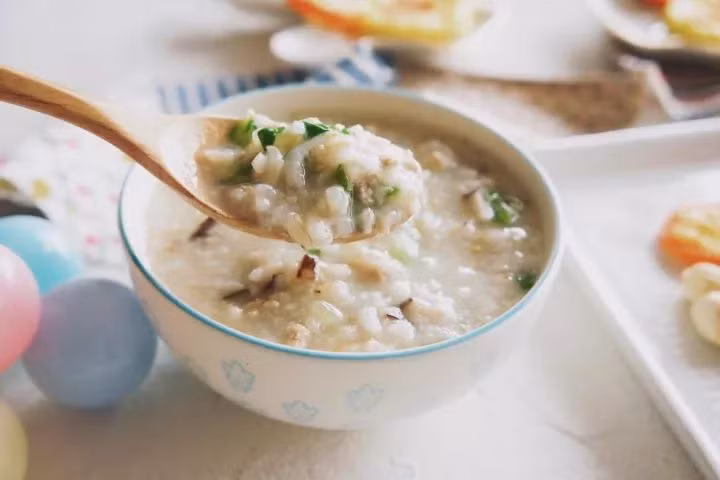Hàm lượng dinh dưỡng của moi biển khô rất phong phú, không chỉ giàu protein mà còn chứa nhiều nguyên tố vi lượng tốt cho cơ thể, vị thơm ngon, dễ tiêu hóa.