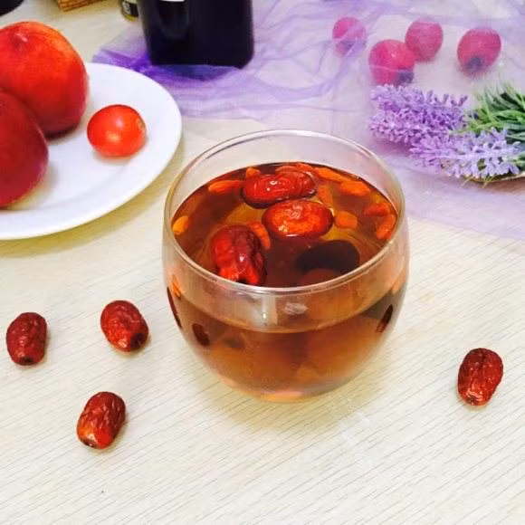 Ngoài ra, long nhãn giàu vitamin và chất chống oxy hóa, giúp giảm nếp nhăn, trẻ hóa làn da. Ảnh: haodou.