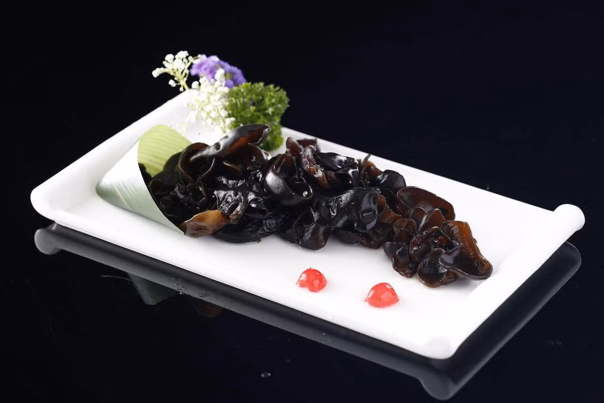 Khi được phơi khô, porphyrin sẽ bị phá vỡ, trước khi ăn mộc nhĩ thường phải ngâm vào nước rồi rửa sạch nên các độc tố sẽ tan trong nước, không gây hại cho sức khỏe.