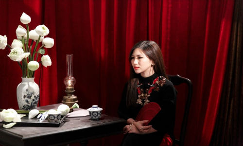 Hương Tràm tự làm mình già thêm 10 tuổi để vào vai mẹ chồng