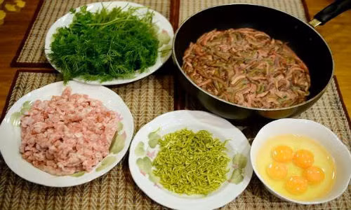 Nguyên liệu để chế biến món chả rươi. Ảnh: I.T