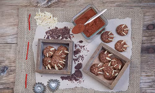 Bánh sôcôla tạo hình ngộ nghĩnh.