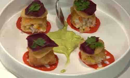 Món chả giò cá hồi cam thảo thơm ngon, giòn rụm là món quà sức khỏe mà Chef Hoàng Nhân gửi tới các gia đình trong năm mới.