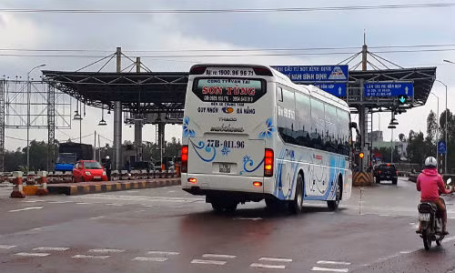 Trạm thu phí BOT Nam Bình Định. Ảnh: D.T