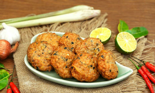 Cùng nhau thưởng thức món 'chả ốc chiên' ngon giòn sần sật. Ảnh: Internet.