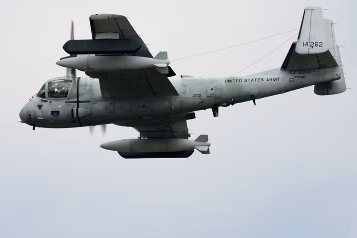 Máy bay được thiết kế vào năm 1959 và đã tung cánh tới nhiều nơi trên thế giới, bao gồm Đông Nam Á, bán đảo Triều Tiên, Trung Mỹ, Alaska, và châu Âu.Nguồn ảnh: WBD.