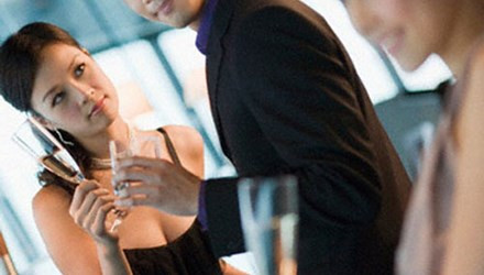 Nhục nhã gã trai vừa muốn có vợ, vừa muốn cặp bồ Nhục nhã gã trai vừa muốn có vợ, vừa muốn cặp bồ