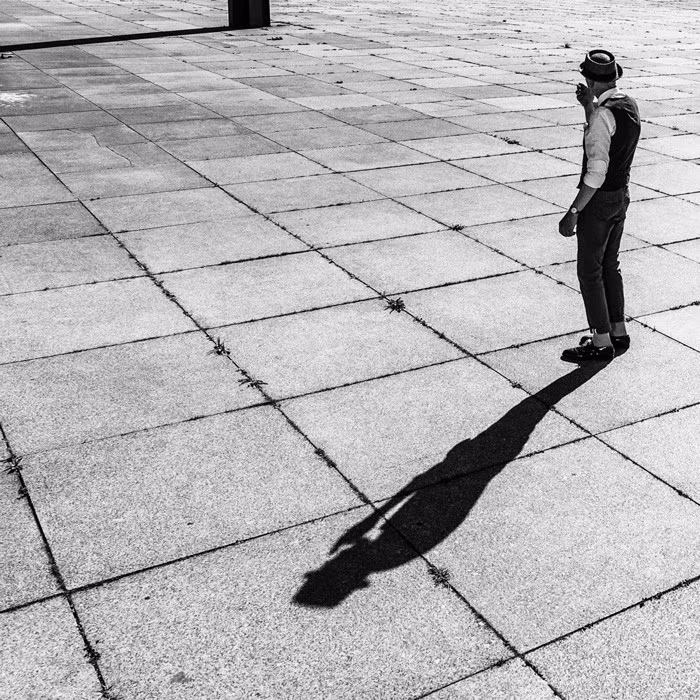 Ông rất yêu bản thân và thấy rằng cách ăn mặc này giúp ông thể hiện được bản thân mình.