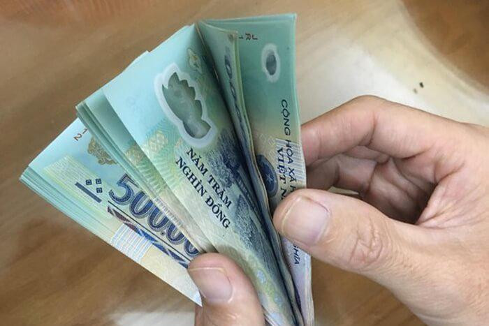 Gã tìm đủ cách để "xoay" tiền nhằm thỏa mãn cơn nghiện. Nhận định đây là vụ việc rất nghiệm trọng, các đối tượng gây án liều lĩnh, manh động nên Công an tỉnh Vĩnh Phúc đã giao cho Phòng Cảnh sát truy nã tội phạm làm chủ công truy bắt đối tượng Thọ. Nói về Thọ, sau khi biết việc bại lộ, gã đi xe xuống nhà người em họ ở thị trấn Quang Minh (huyện Mê Linh, Hà Nội). (Ảnh minh họa, nguồn Internet)