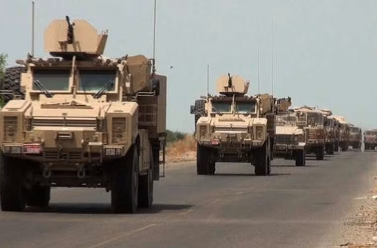 Một loại vũ khí tối tân nữa mà Quân đội UAE triển khai tới Yemen là xe bọc thép kháng mìn M-ATV do Mỹ sản xuất. UAE hiện đã mua đến 750 chiếc M-ATV và đang đặt thêm 44 chiếc nữa. Loại xe này sẽ rất hữu hiệu nếu như UAE phải đối đầu với cuộc chiến tranh du kích của phiến quân Houthi.