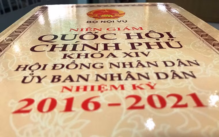 Cuốn sách này do Bộ Nội vụ chủ trương xuất bản và giao Tạp chí Tổ chức Nhà nước - Cơ quan của Bộ Nội vụ chủ trì biên soạn.