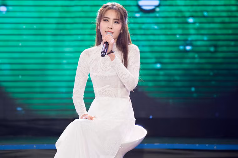 Từ nỗi đau gia đình đã giúp cô mạnh mẽ và ngồi đây, có cơ hội kể lại câu chuyện đời mình, để truyền cảm hứng vươn lên cho biết bao người đồng cảnh ngộ thậm chí bi đát hơn cô.