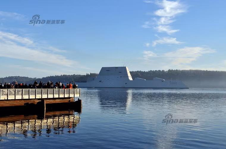 Zumwalt cũng được trang bị hệ thống radar, sonar, động cơ đẩy mới, cộng với thiết kế tự động hóa cao, giúp cho khả năng vận hành của nó thuận lợi hơn so với tàu khu trục mà hiện Hải quân Mỹ đang sử dụng.