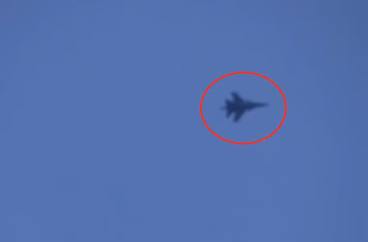 Phi vụ phối hợp Không quân Nga và Syria gần đây nhất là vào đầu tháng 12 trong cuộc không kích mục tiêu IS tại thành phố Aleppo. Ảnh: Máy bay ném bom Su-34 Nga đang quần đảo trên không.