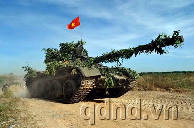 Năm 2015 cũng là năm Quân đội Nhân dân Việt Nam thực hiện nhiều cuộc diễn tập quân sự quy mô lớn ở cả trên không, trên bộ, trên biển với sự tham gia của nhiều vũ khí khí tài hiện đại.