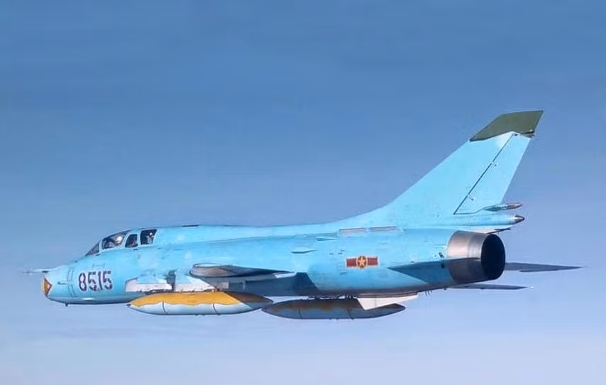 Sự kiện quốc phòng Việt Nam nổi bật cuối cùng nhưng là tin không vui – ngày 16/4, hai máy bay ném bom Su-22 của Trung đoàn 937, Sư đoàn 370 gặp nạn trên vùng biển gần đảo Phú Quý, Bình Thuận.