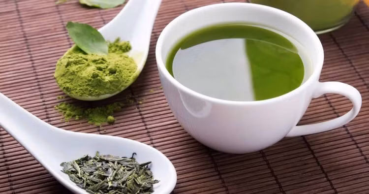 Bên cạnh đó, matcha đã được chứng minh là giúp cải thiện sự chú ý, trí nhớ. Nó cũng chứa caffeine và L-theanine có thể cải thiện chức năng não. Ảnh: brilio.