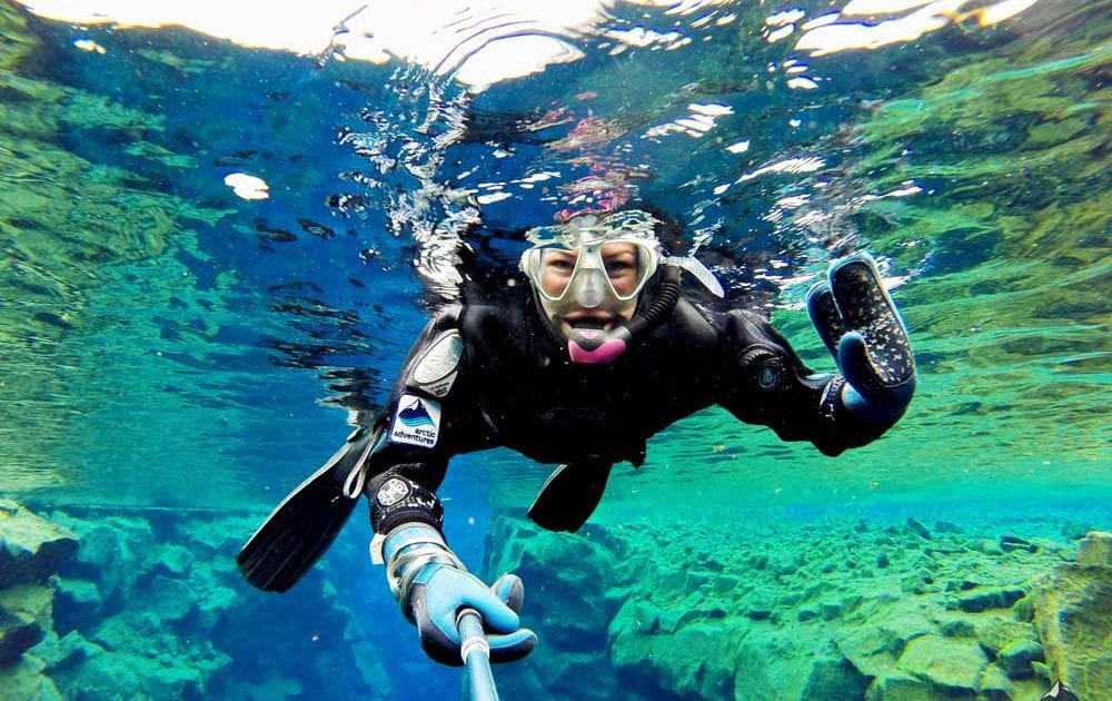 Lặn: Lặn là một bài tập toàn thân có thể đốt cháy calo nhanh chóng. Mỗi chuyển động dưới nước bạn thực hiện, cho dù bằng tay, chân hoặc lưng đều giúp đốt cháy nhiều calo hơn. Ảnh: adventures.