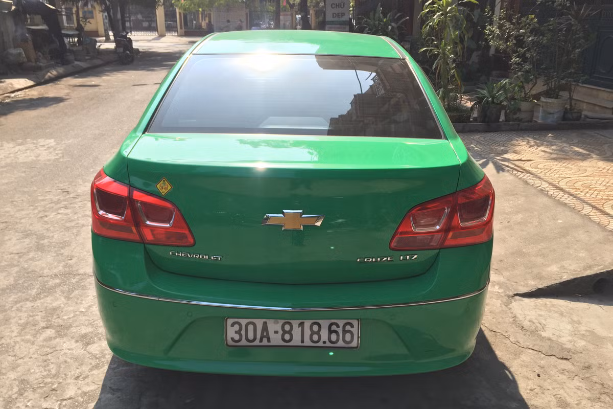 Chevrolet Cruze LTZ sở hữu động cơ 1.8L, đi kèm hộp số tự động 6 cấp, công suất 139 mã lực tại vòng tua máy 6.200 vòng/phút và mô men xoắn cực đại 176Nm tại vòng tua máy 3.800 vòng/phút.