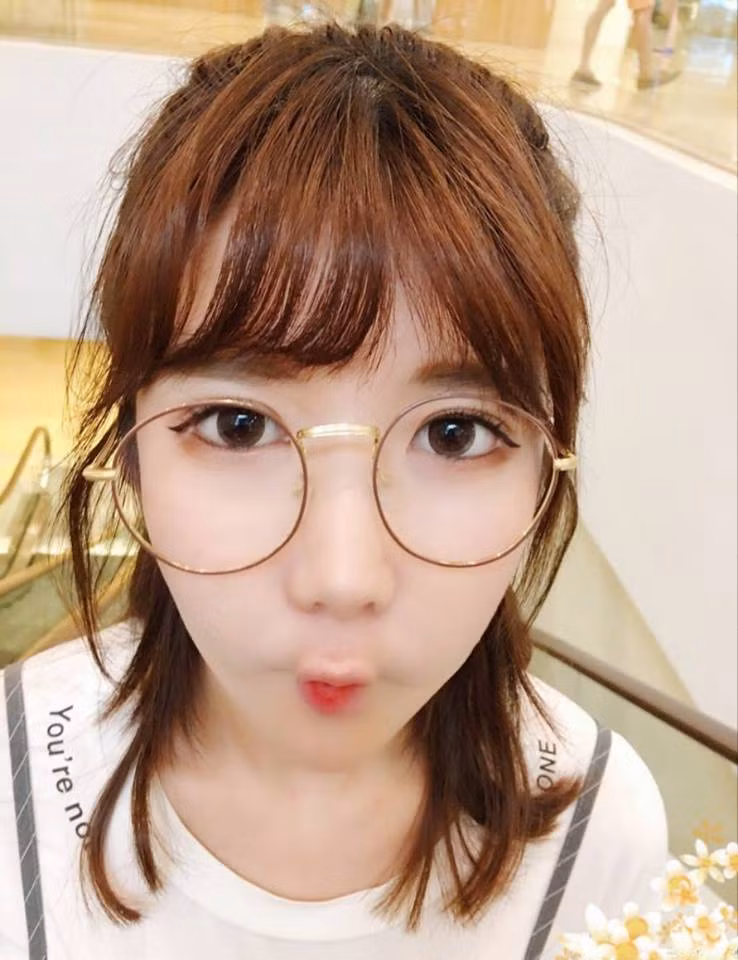 Theo đuổi phong cách kẹo ngọt, Nhã Thanh luôn xuất hiện với nét biểu cảm ngộ nghĩnh, dễ thương đốn tim người hâm mộ.