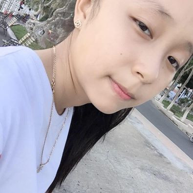 Tuy nổi tiếng khi còn khá nhỏ nhưng Hoàng Lan vẫn dành trọn thời gian cho việc học trên lớp. Thời gian trước, cô nữ sinh sinh năm 2000 đã từng có ý định tham gia một cuộc thi hát lớn nhưng phải từ bỏ vì mẹ muốn con gái tập trung vào việc học.