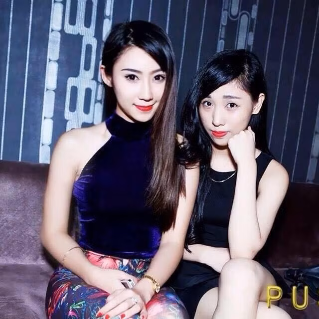 Chính nhờ thời gian kiếm thêm thu nhập nhờ công việc người mẫu ảnh đã giúp Diệu Thủy rèn luyện được đức tính tự lập, vào thời điểm gia đình có biến cố cô đã bắt đầu tập tành kinh doanh. Tuy khởi nghiệp lần đầu không thành công nhưng Diệu Thủy quyết tâm không từ bỏ và cuối cùng những nỗ lực mà cô gái trẻ bỏ ra đã đơm hoa, kết trái.