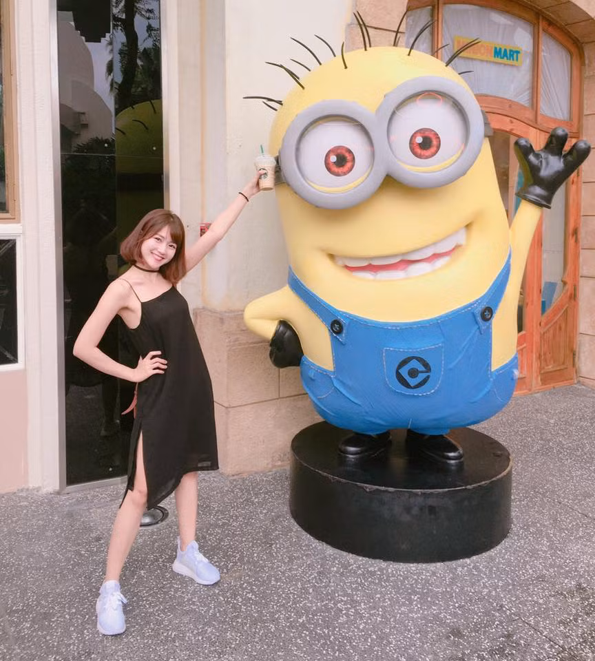 Thời gian gần đây, cô nàng đã có sự lột xác đáng kể về hình ảnh khi trở nên hiện đại hơn, trẻ trung hơn và dĩ nhiên là cũng xinh đẹp hơn bao giờ hết. Chính điều này đã khiến Kiều Trinh sở hữu thêm một lượng không nhỏ người hâm mộ theo dõi mình nữa. Vẻ đẹp tươi sáng của một thiếu nữ Việt đã chinh phục không ít cư dân mạng cả Việt Nam và nước ngoài.