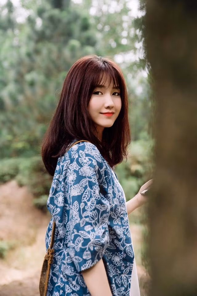 Có nhiều tiềm năng để phát triển con đường nghệ thuật nhưng hiện tại Kiều Trinh vẫn chưa xác định hoàn toàn việc có tiến thân vào làng giải trí Việt Nam hay không. Hiện Nguyễn Hoàng Kiều Trinh vẫn cố gắng cân đối thời gian học tập, làm người mẫu ảnh một cách hợp lý và không quên việc đẩy mạnh giao lưu với dân mạng để tạo ra ấn tượng và sức hút của riêng mình.