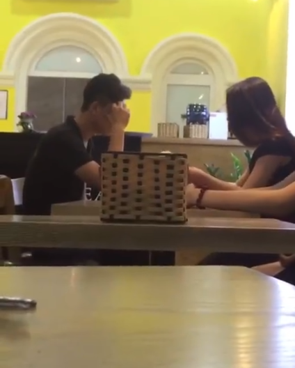 Đoạn clip bắt cá 2 tay do một người bạn của cô gái quay lại và phát tán trên mạng như một lời chúc mừng sinh nhật bạn mình, cùng với đó người bạn cũng không quên nhắn nhủ nữ chính hãy mạnh mẽ vượt qua nỗi đau mà quên đi người đàn ông trăng hoa, phụ tình.