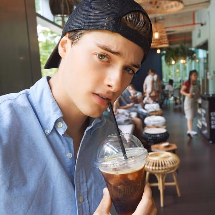 Hiện tại Instagram của Olivier Gaumond đang có hơn 16.000 người theo dõi và con số này được dự đoán sẽ tăng nhanh trong thời gian tới nhờ sự nhiệt tình của chính những fan đến từ Việt Nam.