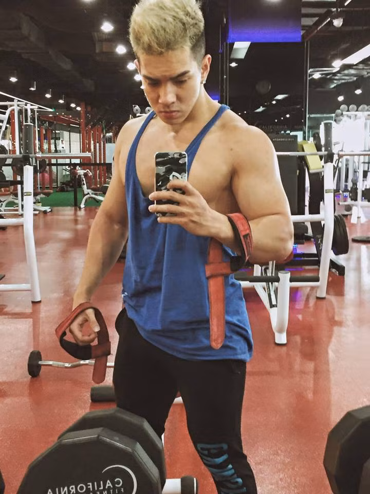 Khi tập cử tạ, người tập cũng cần siết cân điều độ, không được tùy tiện ăn uống để ảnh hưởng đến các bộ phận của cơ thể.