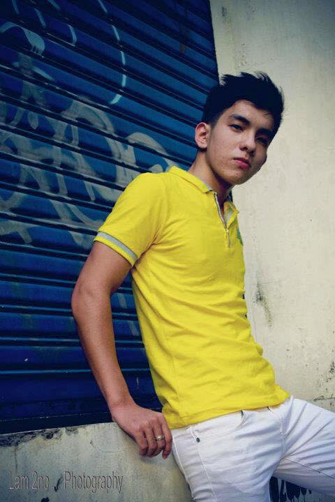 Vì vóc dáng cò hương trước đây mà nhiều lần Hồng Hiếu bị mọi người trêu đùa về giới tính thực sự . Mang tâm lý chán nản, nặng nề rồi sinh ra trầm cảm, có lúc chàng thanh niên 9X tưởng chừng như mọi thứ đang quay lưng với mình.