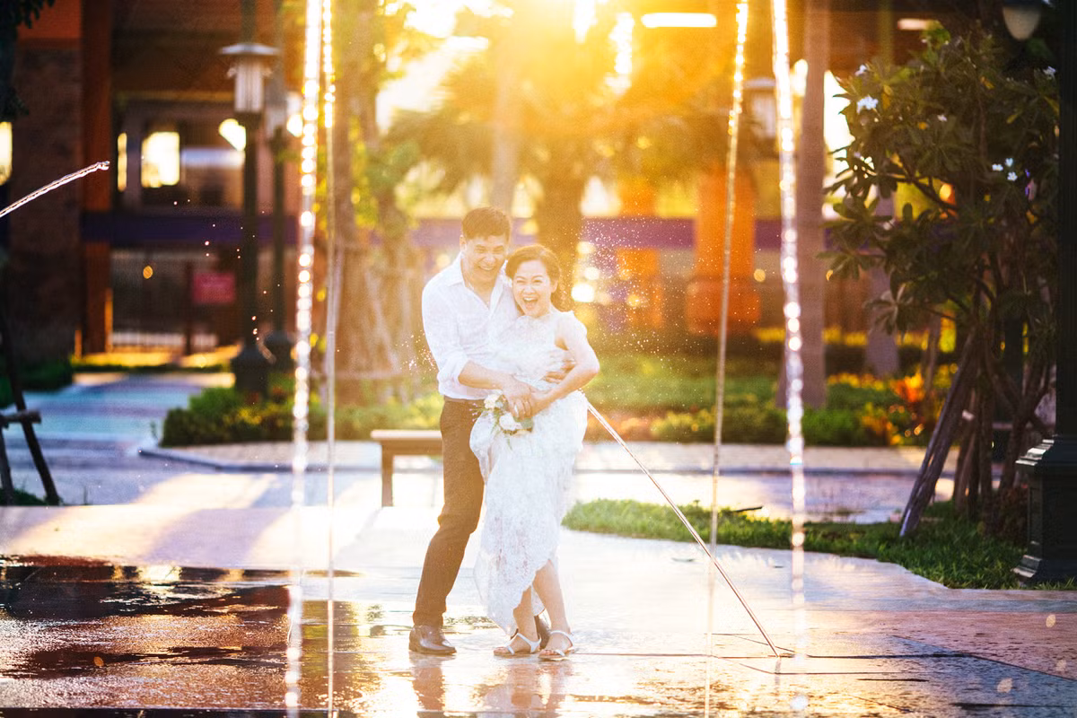 Tình yêu của một cặp đôi trưởng thành, với Nguyễn Huyền tuy không có nhiều yếu tố lãng mạn như phim ảnh nhưng bù lại, có sự chín chắn và thú vị riêng. Ảnh: Hải Lê Cao.