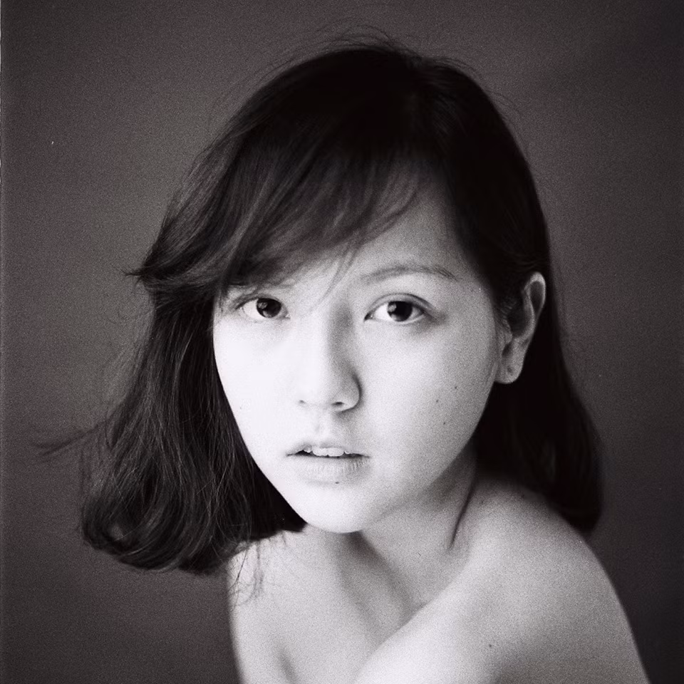 Với chừng đó thế mạnh nổi trội, Hải Tú được nhiều bạn trẻ tin rằng hoàn toàn có thể trở thành một người mẫu chuyên nghiệp, ghi dấu ấn tối với cả người Việt Nam lẫn nước ngoài trong tương lai. Tuy nhiên, cho đến khoảng nửa năm gần đây, Hải Tú vẫn chỉ coi chụp ảnh là một sở thích, một công việc tay trái để cô "có thêm tiền tiêu vặt", bất chấp việc cô thường xuyên nhận được rất nhiều lời mời hợp tác từ các nhiếp ảnh gia cả chuyên nghiệp lẫn nghiệp dư, với nhiều phong cách, concept đa dạng.