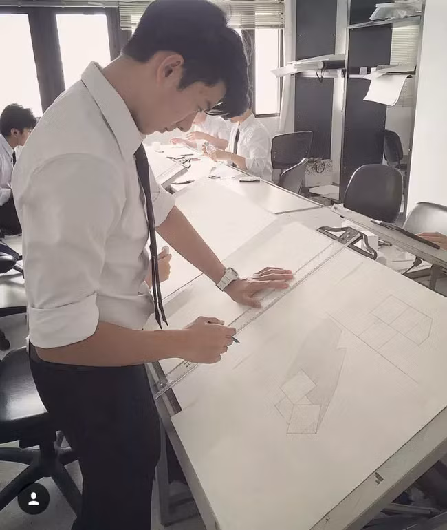 Theo thông tin tìm hiểu, các cô gái có thể tìm kiếm mọi hình ảnh của bất kỳ hot boy nào trong trường khi truy cập vào trang Instagram trên.