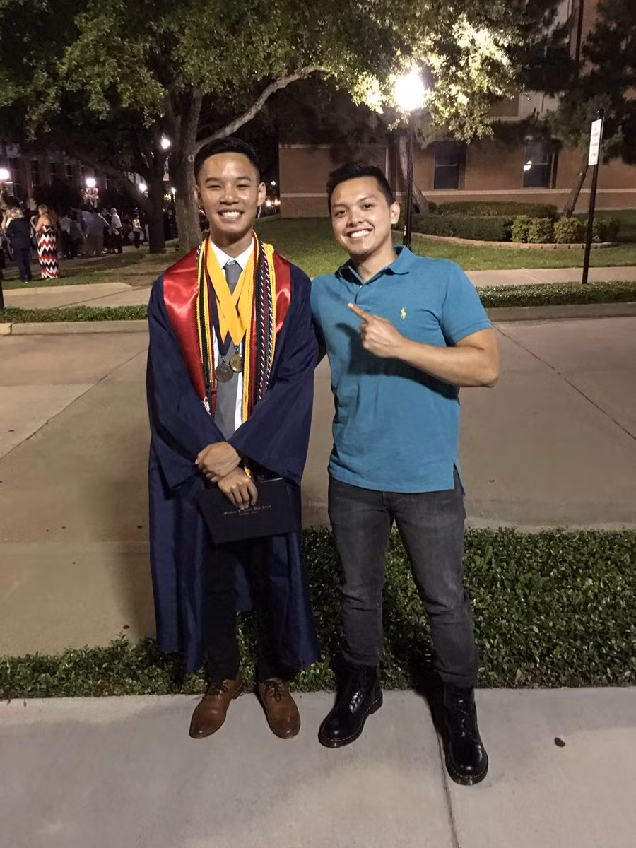 Andrew luôn có thành tích học tập xuất sắc và đạt nhiều giải thưởng trong trường.