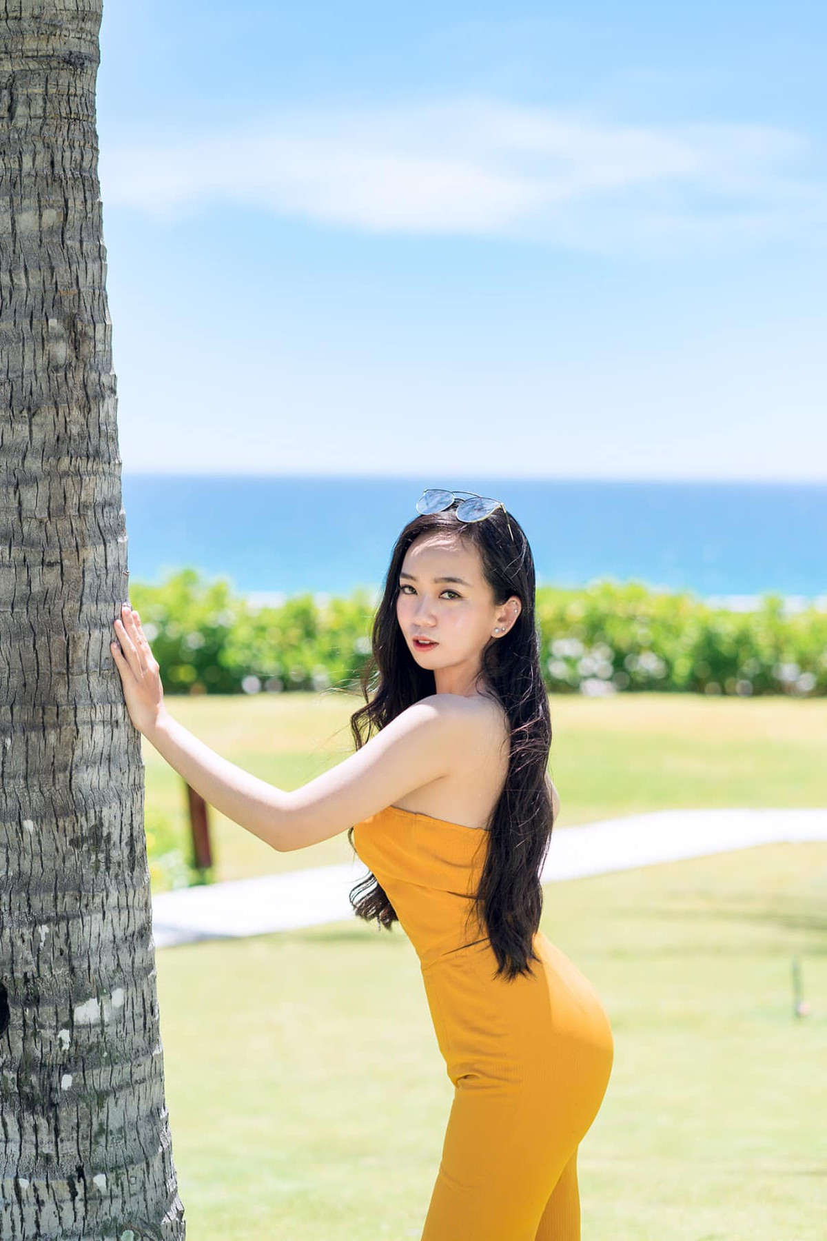 Mỗi khi đăng ảnh, Hạ Liên đều nhận được nhiều lời khen ngợi về sắc vóc. Trang cá nhân của cô nàng đang sở hữu hơn 6 ngàn người theo dõi. Ảnh: FBNV