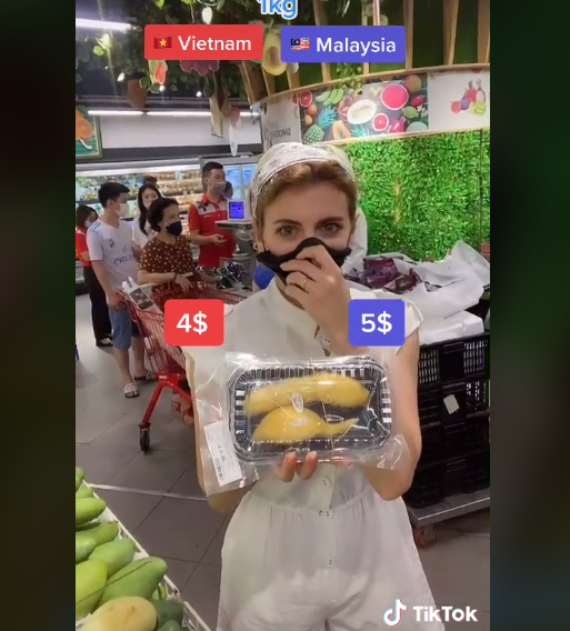 Người mẫu Ukraina còn thực hiện không ít clip so sánh giá hoa quả ở Việt Nam với các nước khác gây chú ý.