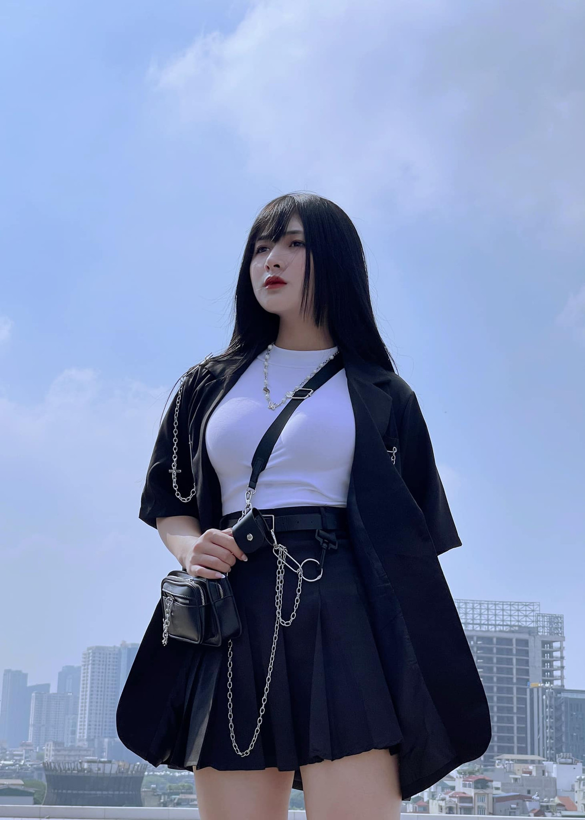 Trước khi nổi tiếng, cô nàng đã được nhiều người biết đến với biệt danh "nữ thần học đường".