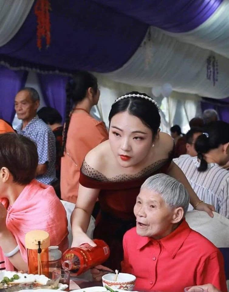 Trước đó, không ít lần cư dân mạng đã phải kêu trời vì những bức ảnh cưới xấu đến tồi tệ khi rơi vào những phó nháy chẳng có tâm chút nào. Ảnh: Facebook