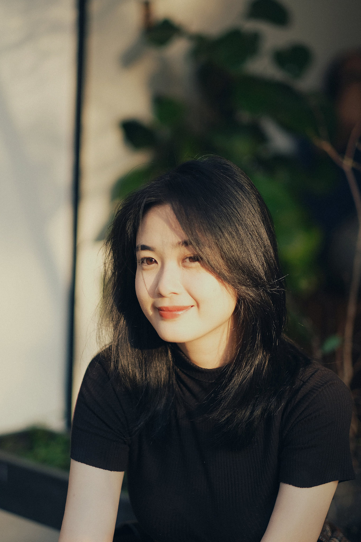 Cô nàng Nguyễn Ngọc Xuân, sinh năm 1999 tại Tiền Giang hiện đang là nữ sinh chuyên ngành Truyền thông của Đại học RMIT gây chú trên MXH, cô mang vẻ đẹp thanh thoát, sang trọng.