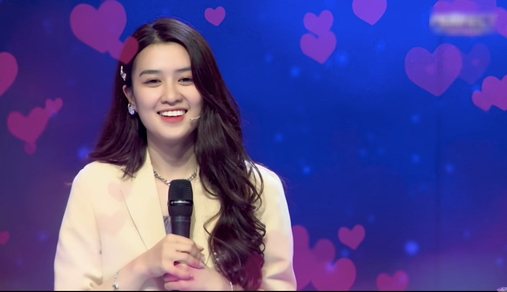 Tuy nhiên, ai cũng phải công nhận rằng nhan sắc của cô gái này vô cùng xinh đẹp dù là ở trên truyền hình hay ở ngoài đời.