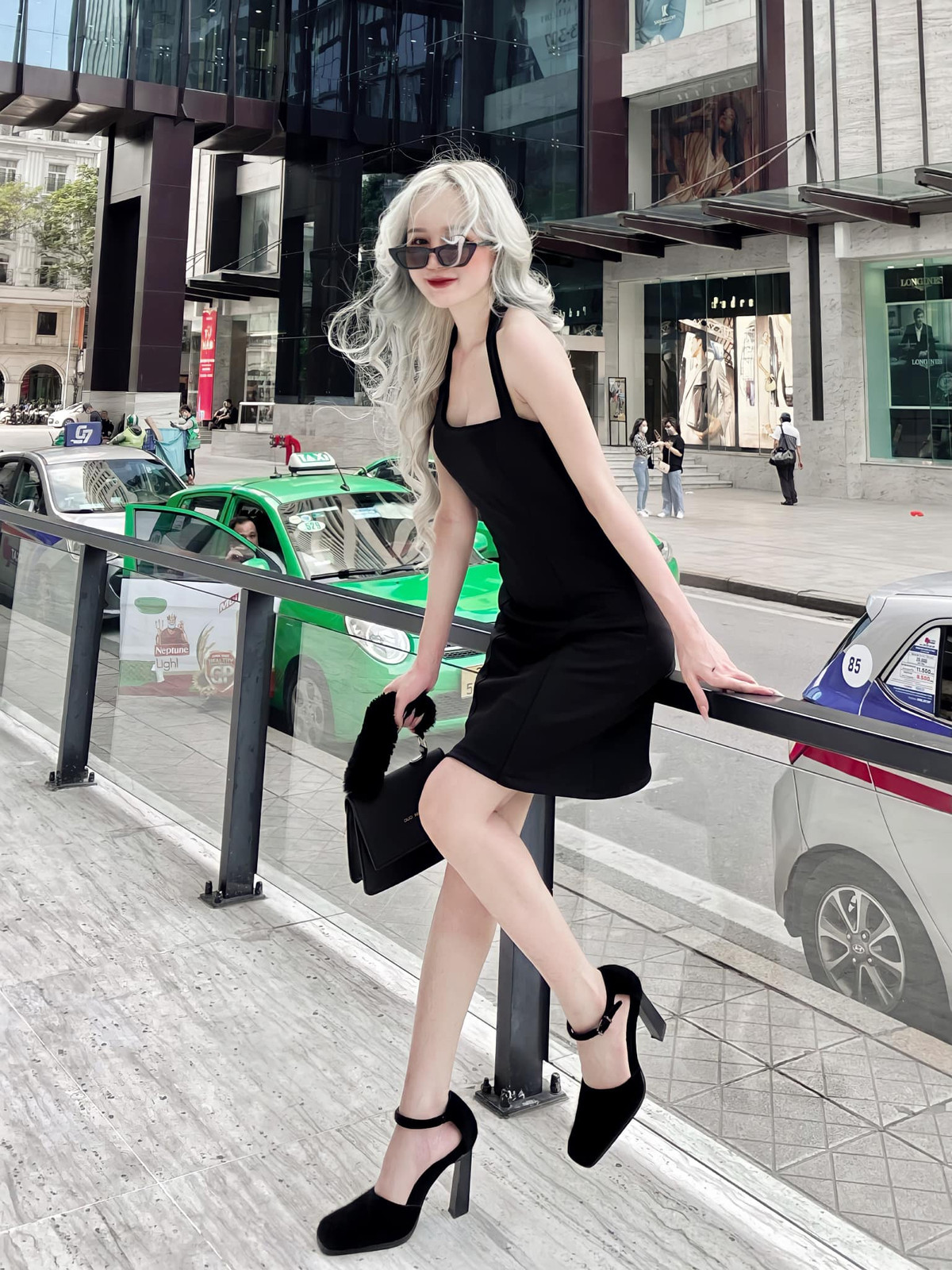 Thiên Thy được người hâm mộ mệnh danh là “thần thiên tỷ tỷ” bởi gương mặt xinh đẹp, trong sáng, mái tóc vàng bồng bềnh như nàng công chúa tóc mây.