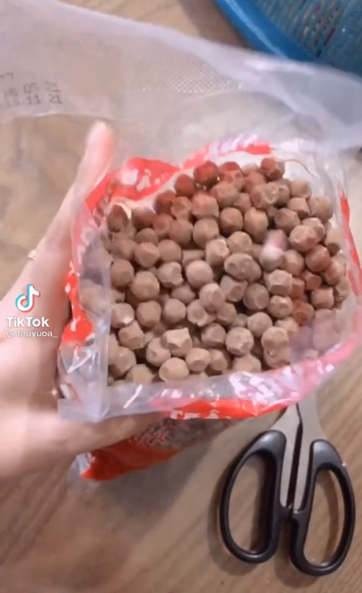 Mới đây, một cô gái chia sẻ đoạn clip TikTok làm trân châu, nhưng khi nhận thành quả mình làm thì "khóc thét", vì trông quá đáng sợ.