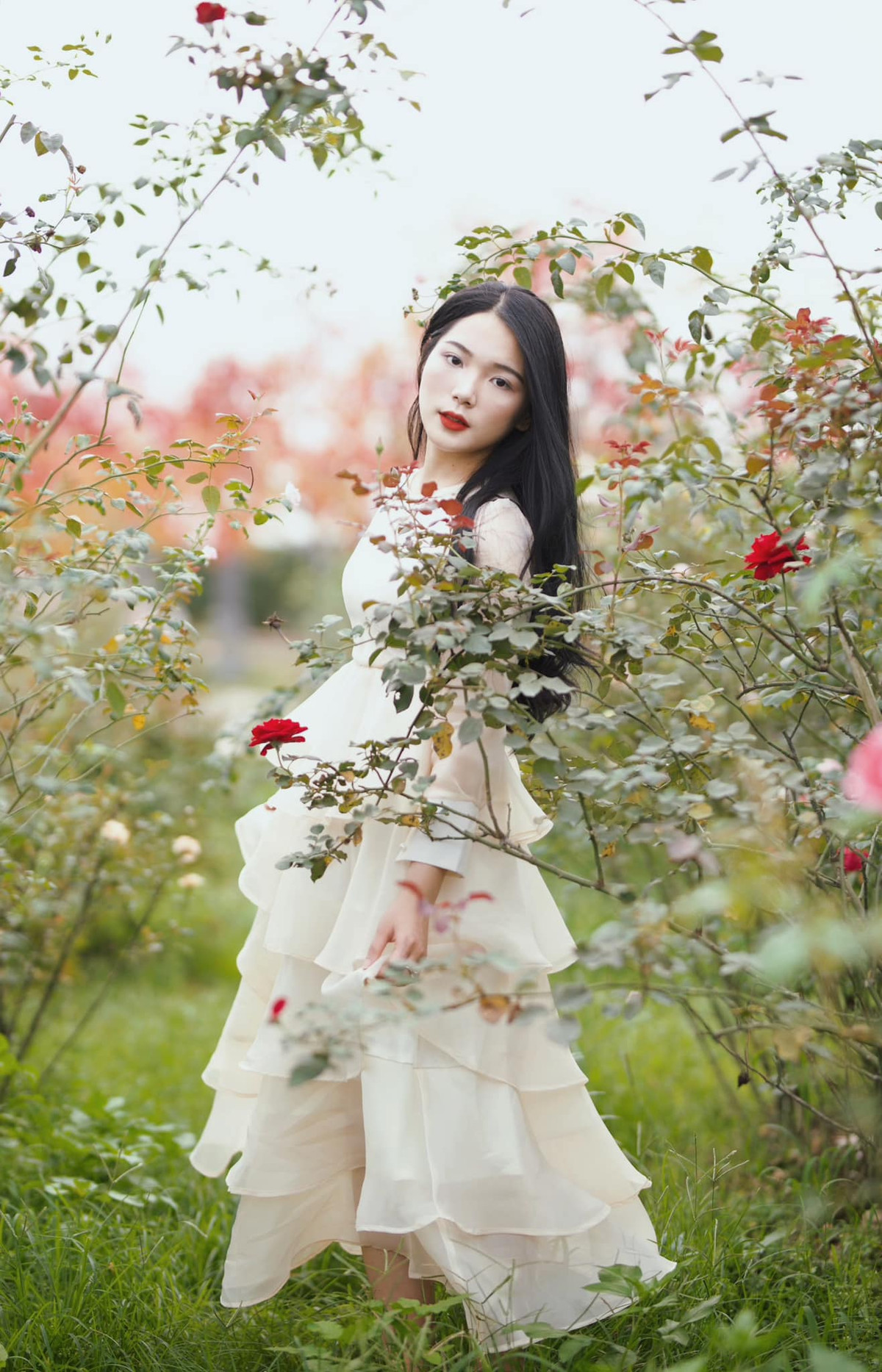 Nhờ lợi thế về ngoại hình, đặc biệt là sở hữu chiều cao "khủng" 1m70 nên gái xinh trường Báo có nhiều cơ hội phát triển với nghề MC truyền hình.